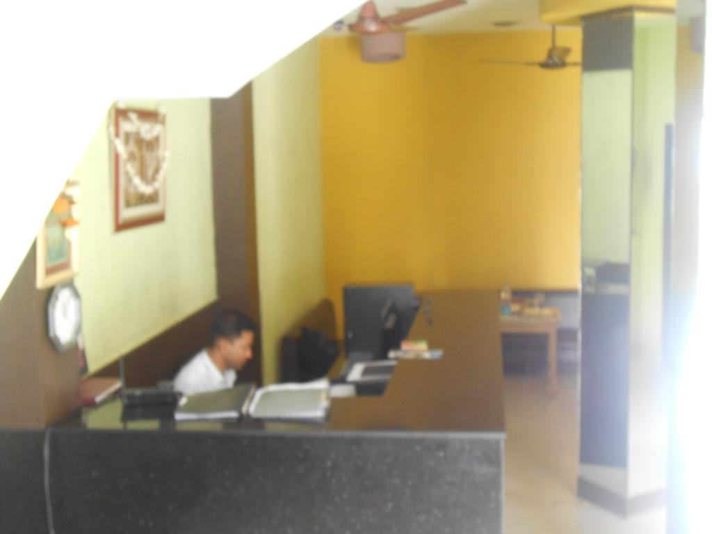 Kings Crown Salt Hotel Kolkata