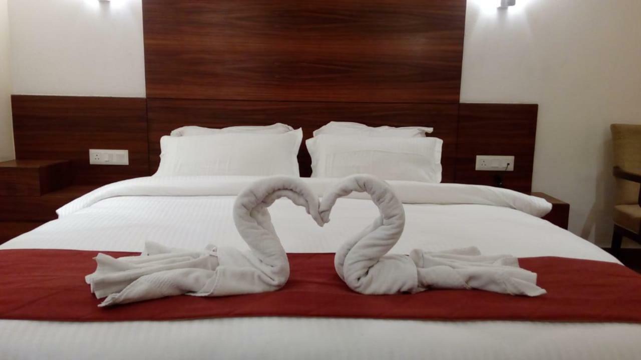 Kings Crown Salt Hotel Kolkata
